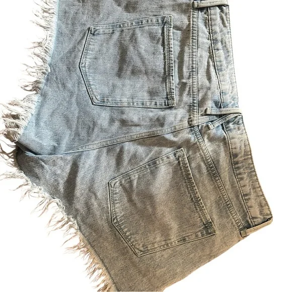 Good American Size 15 Fringes Cut Off Button fly Jean Shorts - Picture 2 of 3